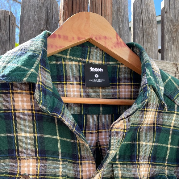 Unisex Flannel Button Down - Small - Picture 2 of 4